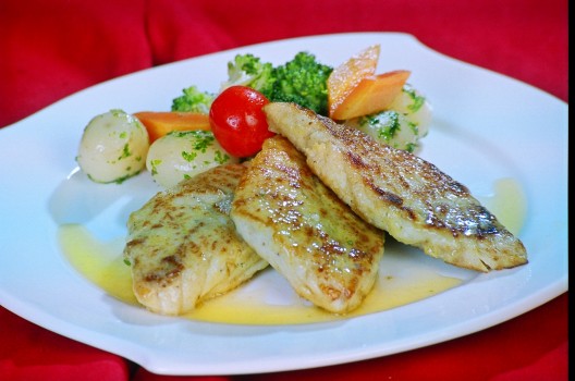 Grilled Fish with Lemon Butter Sauce